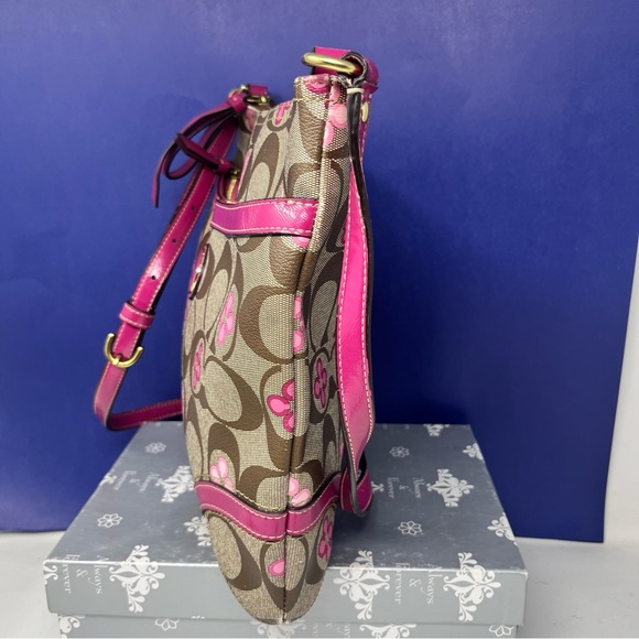Coach Peyton Signature Clover Crossbody Bag Coach Factory - Picture 6 of 11